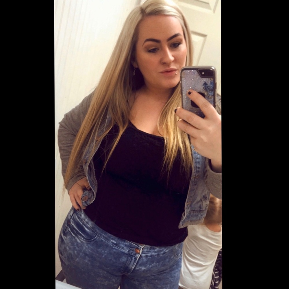 Meet your Posher, Hillary